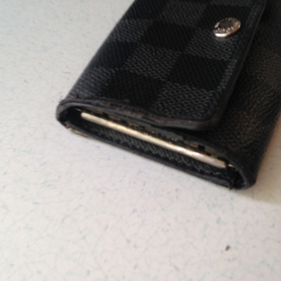 Louis Vuitton, Damier Graphite 6-Hooks Key Case - Picture 4 of 16
